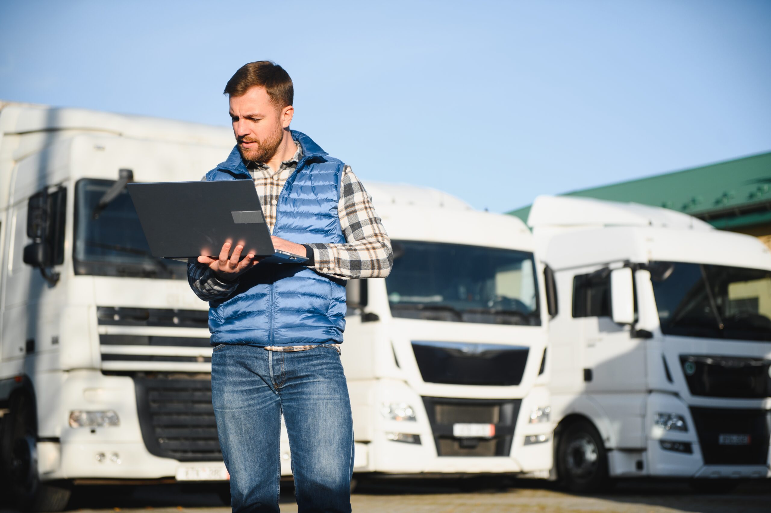 Najlepsze oprogramowanie do zarządzania flotą pojazdów: kompletny przewodnik 2025