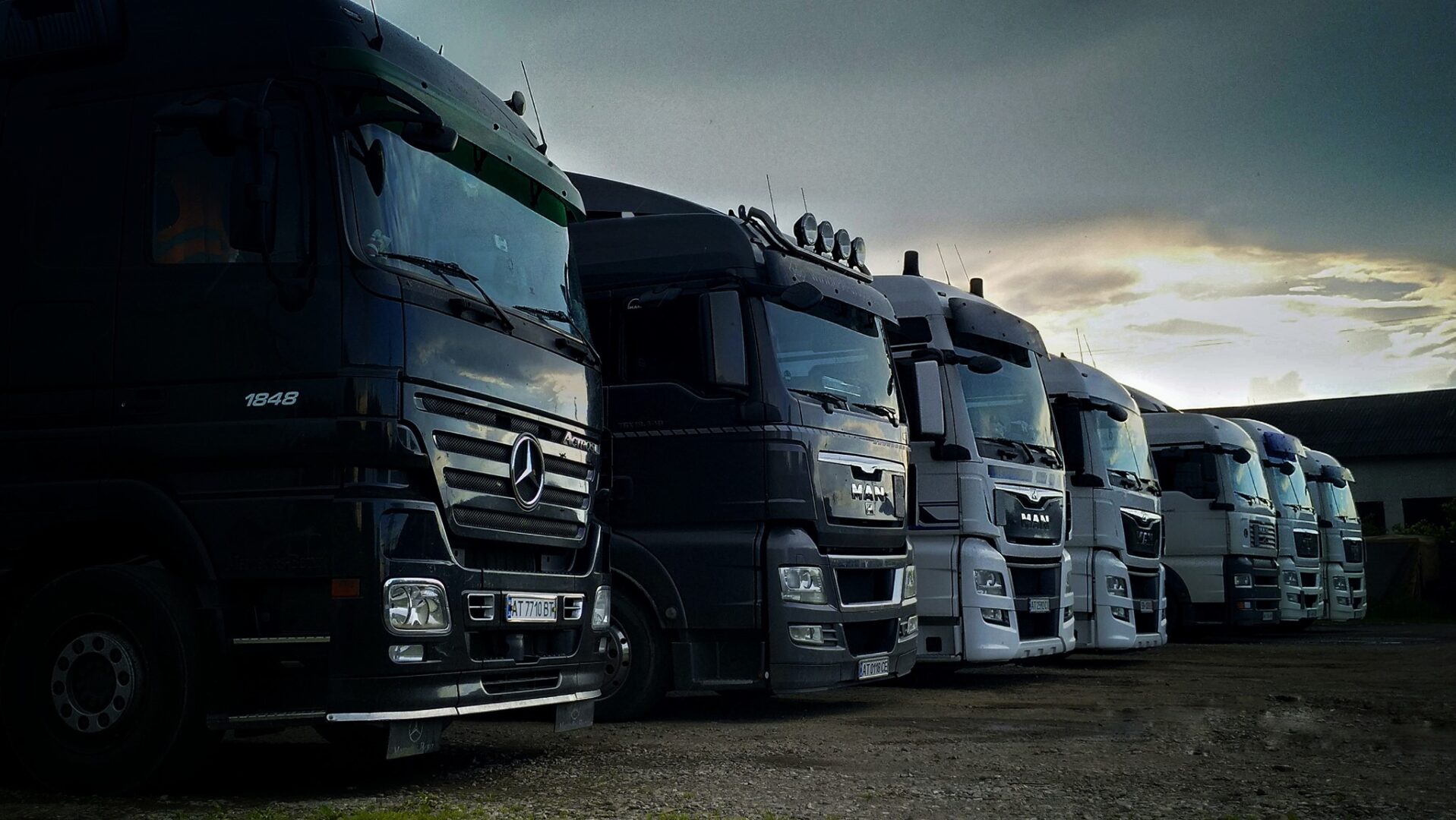 T.R.I.A.D.A i LINQO: Pełna informacja śledzenia GPS, kontroli paliwa, SENT-GEO